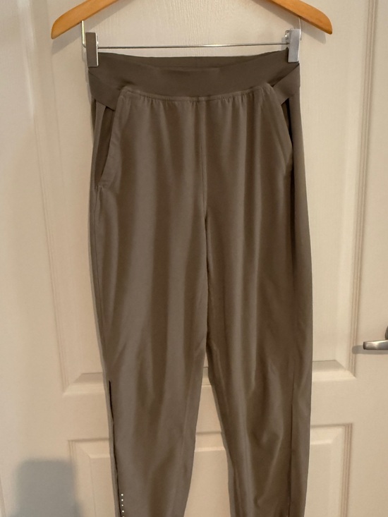 lululemon athletica Pants - lululemon athletica Taupe Adapted state Pull-On Jogger Pants air flow